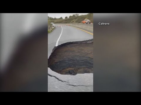 VIDEO | Massive sinkhole closes highway in California